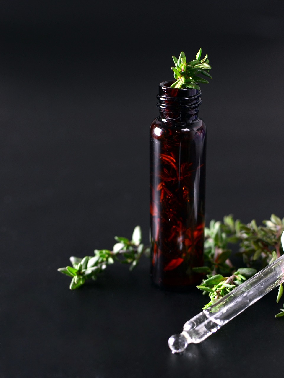essential oils, thyme, alternative-3084912.jpg